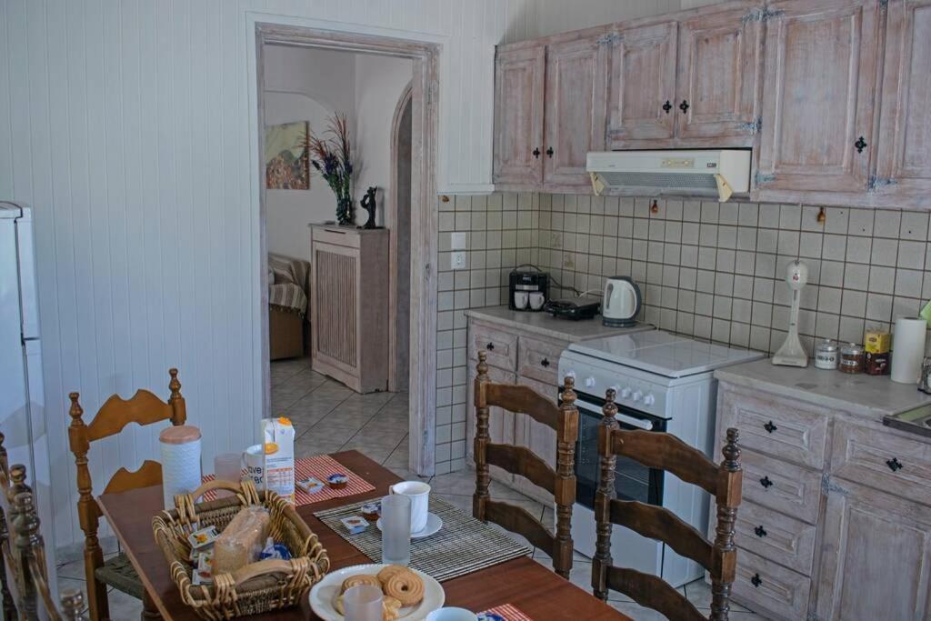 Villa Ostria House à Pinakokhorion Extérieur photo
